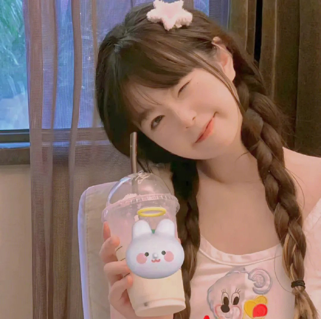 恋爱脑大小姐她重生归来